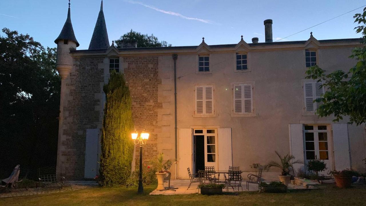 Mazette! Le Chateau Bed & Breakfast *